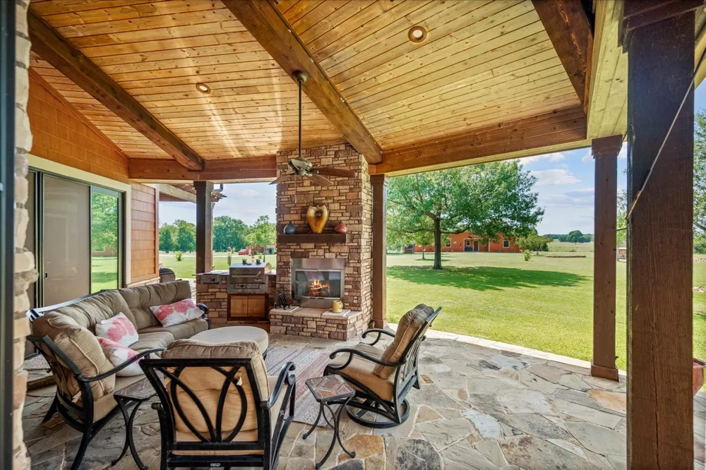 695 County Road 36120 Road Honey Grove, TX 75446
