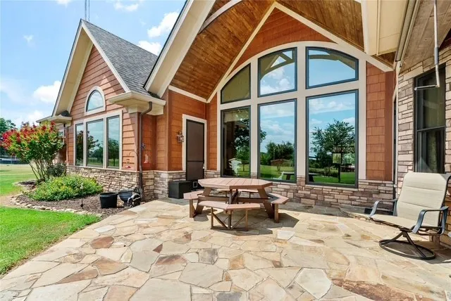 695 County Road 36120 Road Honey Grove, TX 75446