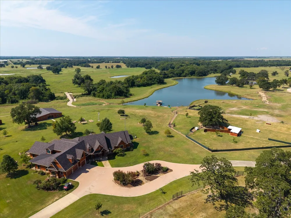695 County Road 36120 Road Honey Grove, TX 75446