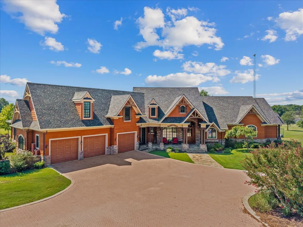 695 County Road 36120 Road Honey Grove, TX 75446