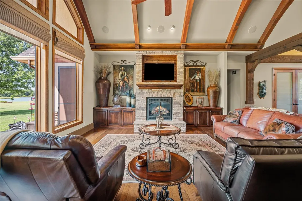 695 County Road 36120 Road Honey Grove, TX 75446