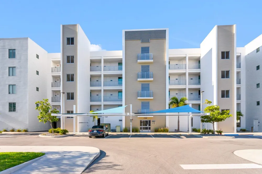 1709 TAMIAMI TRAIL #503 Sarasota, FL 34234