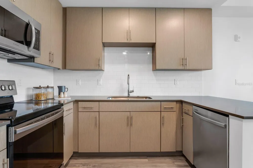 1709 TAMIAMI TRAIL #503 Sarasota, FL 34234