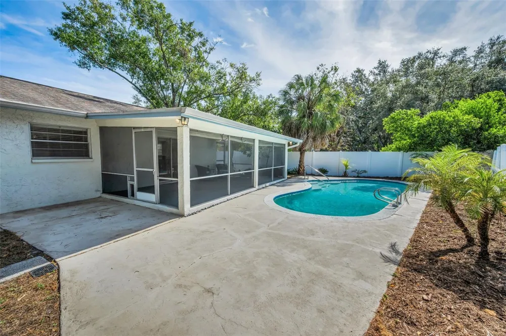 7404 CLEARVIEW DRIVE Tampa, FL 33634