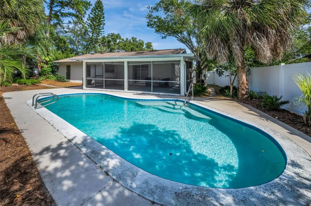7404 CLEARVIEW DRIVE Tampa, FL 33634