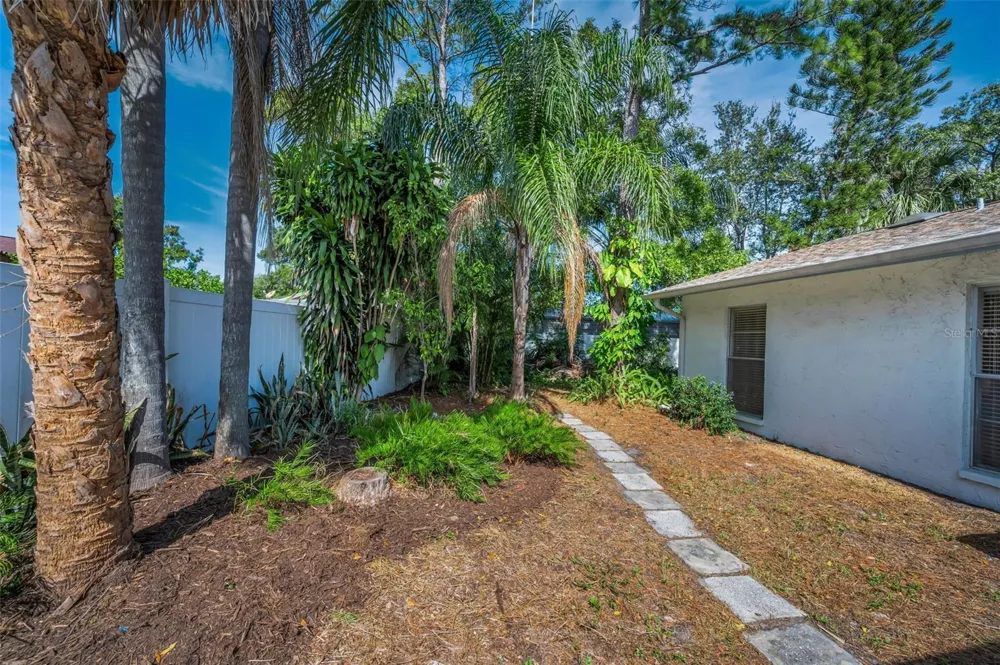 7404 CLEARVIEW DRIVE Tampa, FL 33634