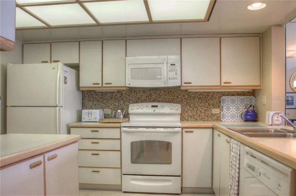 2109 GULF OF MEXICO DRIVE #1402 Longboat Key, FL 34228