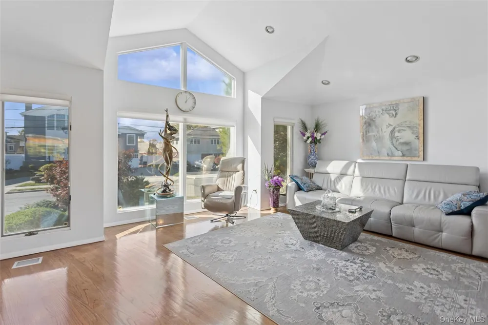 2729 Shore Drive Merrick, NY 11566