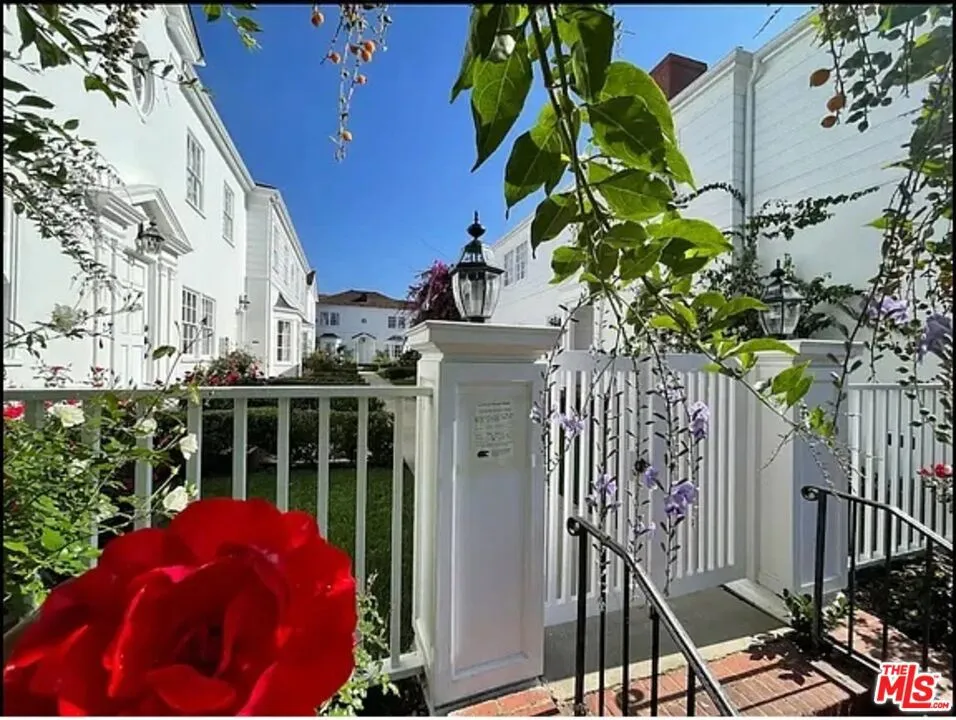 429 Ocean Ave #12 Santa Monica, CA 90402