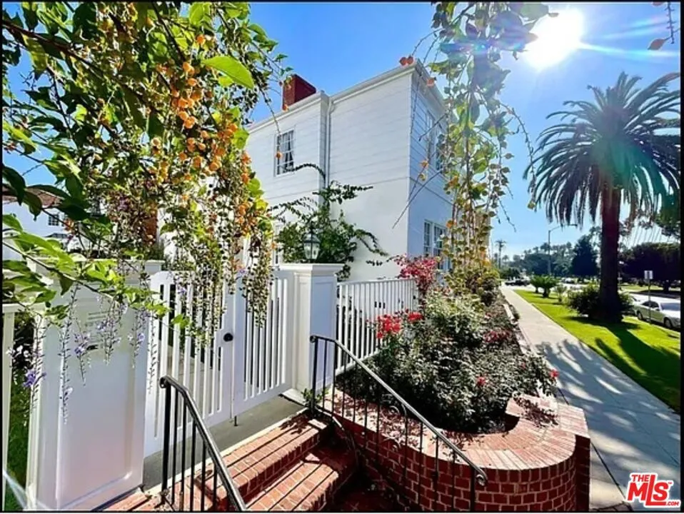 429 Ocean Ave #12 Santa Monica, CA 90402