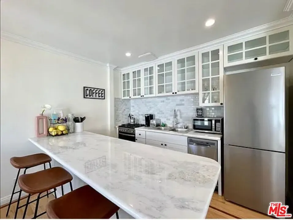 429 Ocean Ave #12 Santa Monica, CA 90402