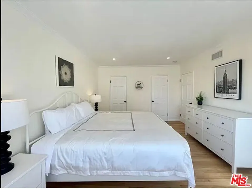 429 Ocean Ave #12 Santa Monica, CA 90402