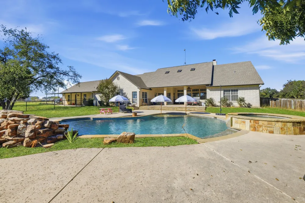 5071 Fm 1810 Chico, TX 76431