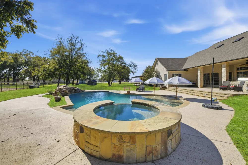 5071 Fm 1810 Chico, TX 76431