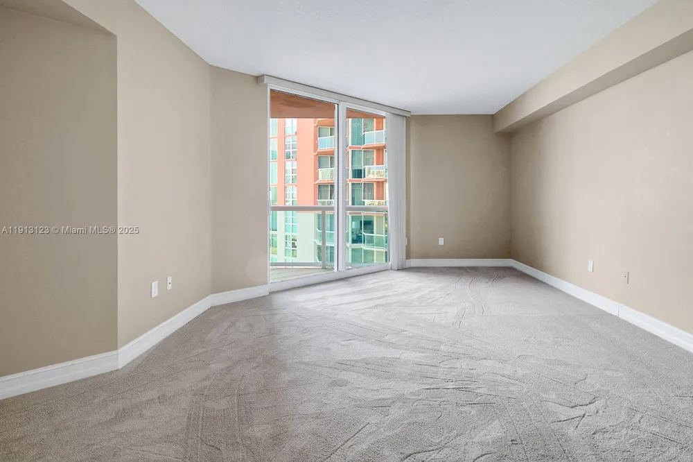 3370 Hidden Bay Dr #804 Aventura, FL 33180