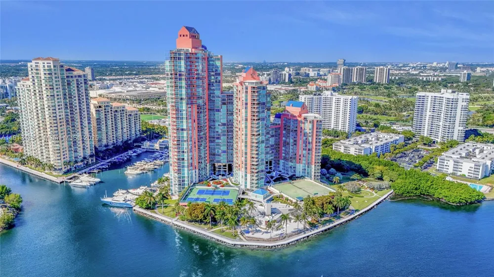 3370 Hidden Bay Dr #804 Aventura, FL 33180