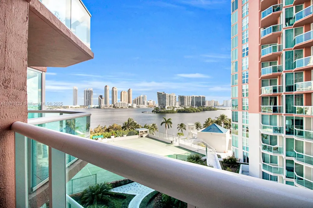 3370 Hidden Bay Dr #804 Aventura, FL 33180