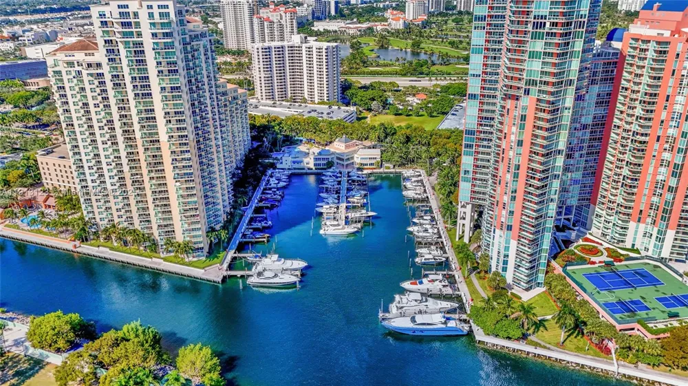3370 Hidden Bay Dr #804 Aventura, FL 33180