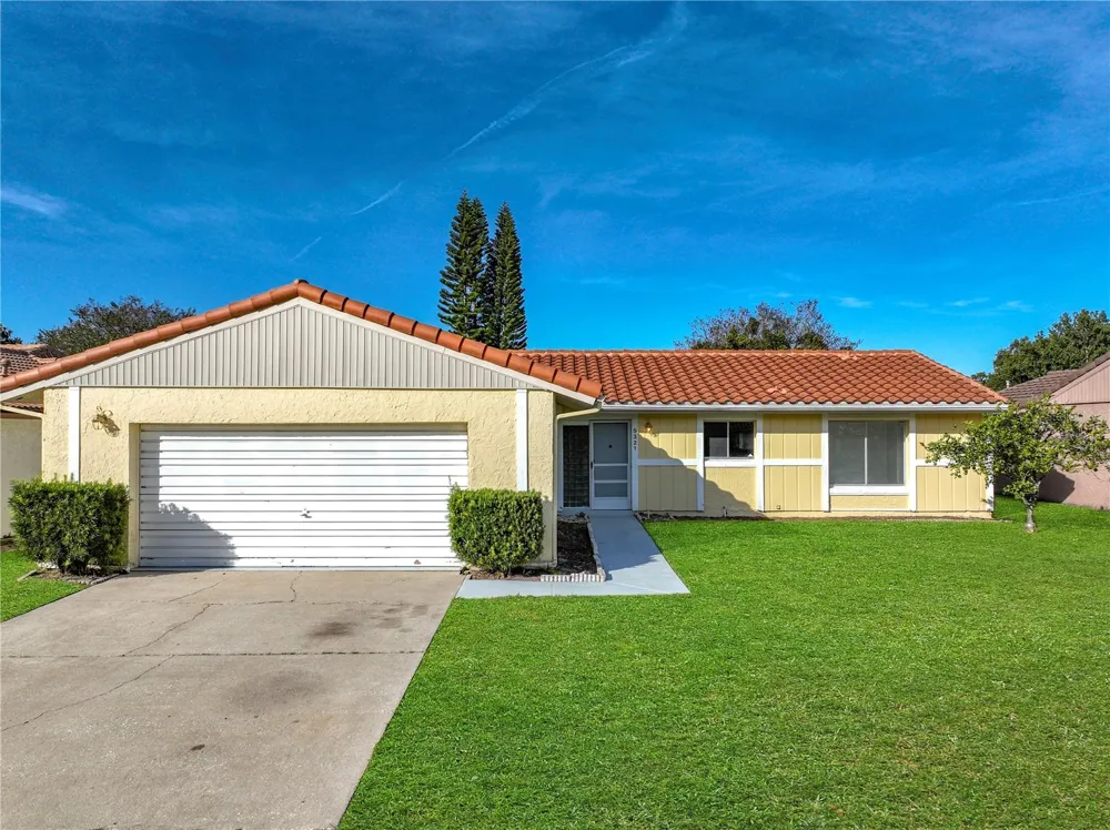 5321 WILLIAMSPORT DRIVE Orlando, FL 32821