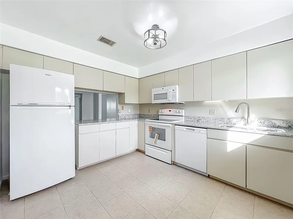 5321 WILLIAMSPORT DRIVE Orlando, FL 32821