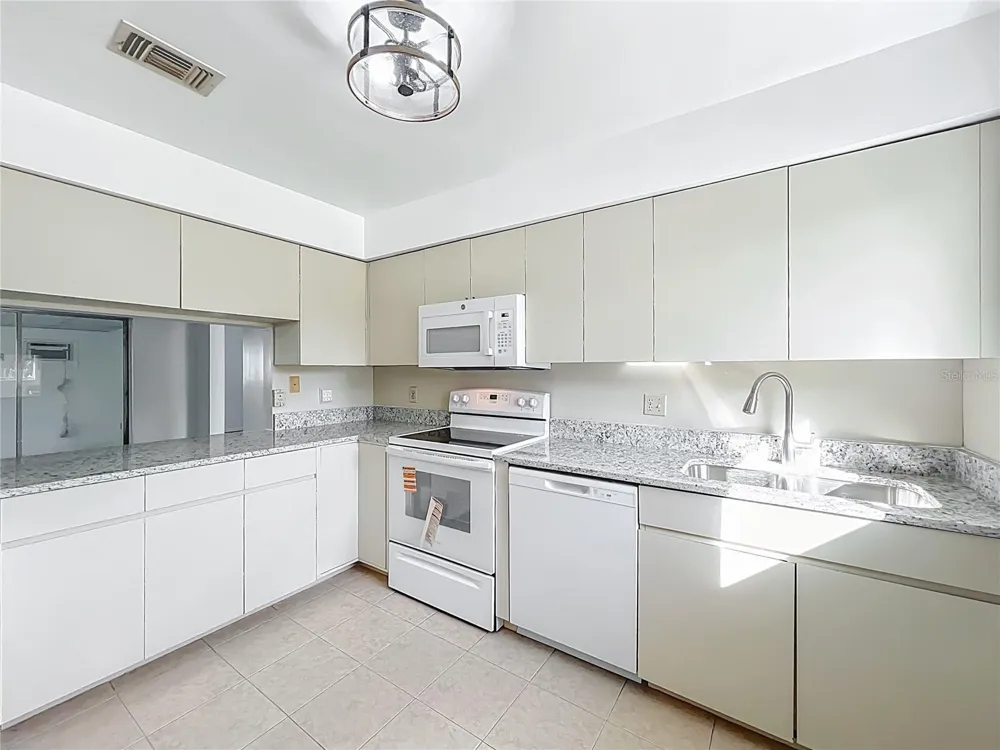 5321 WILLIAMSPORT DRIVE Orlando, FL 32821