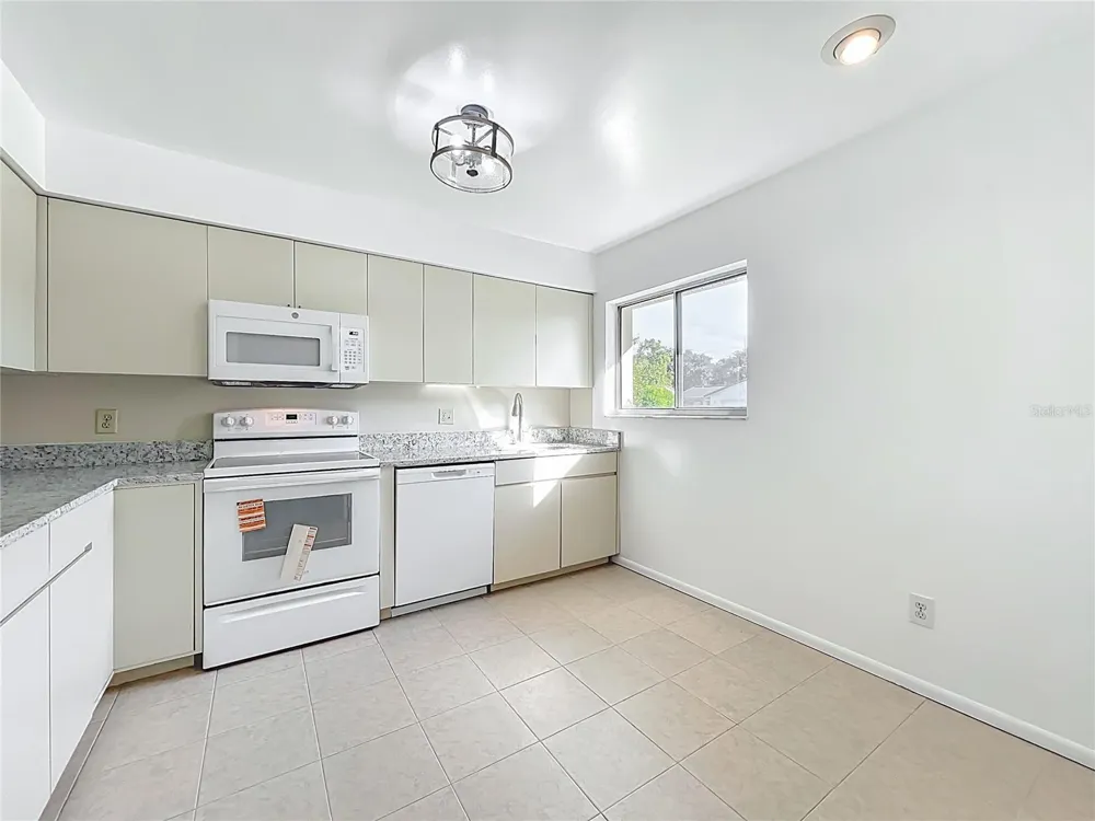 5321 WILLIAMSPORT DRIVE Orlando, FL 32821