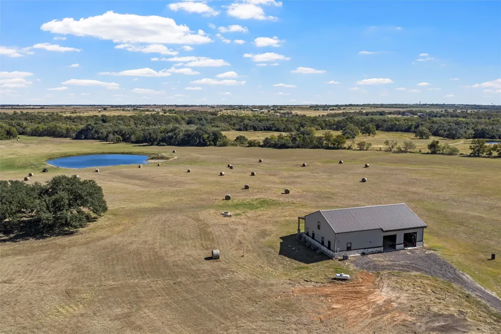 684 County Road 473 Lott, TX 76656