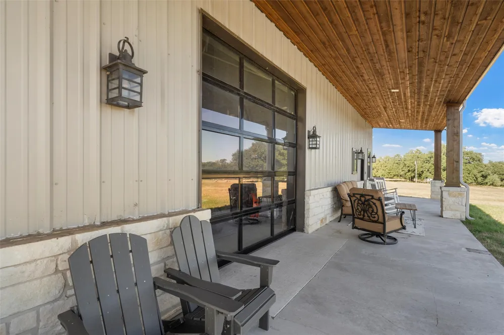 684 County Road 473 Lott, TX 76656