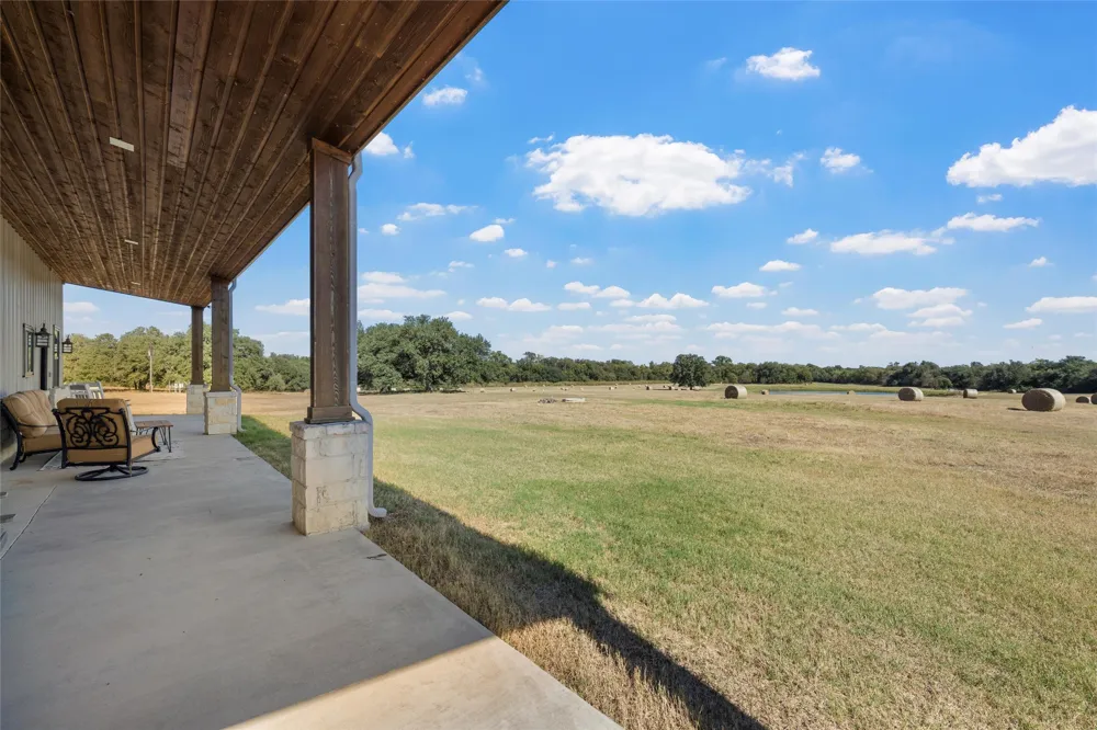 684 County Road 473 Lott, TX 76656