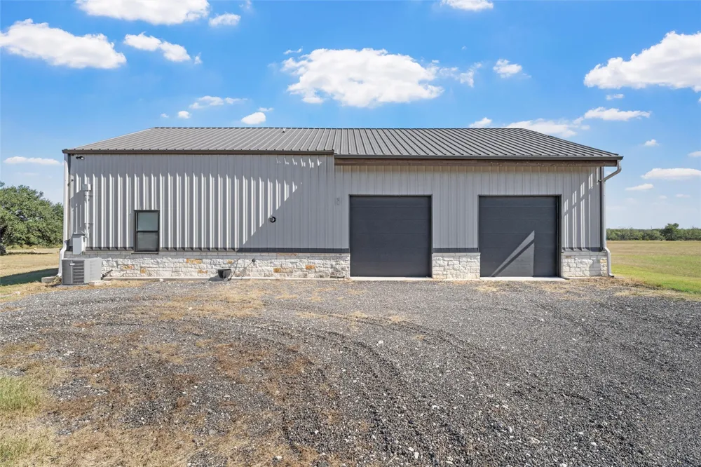 684 County Road 473 Lott, TX 76656
