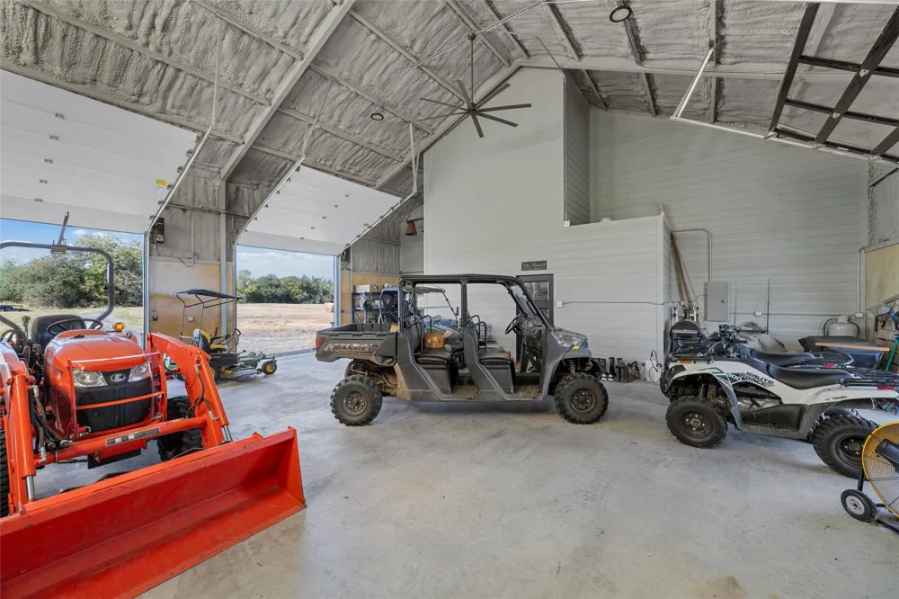 684 County Road 473 Lott, TX 76656
