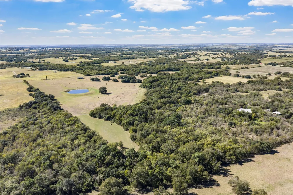 684 County Road 473 Lott, TX 76656
