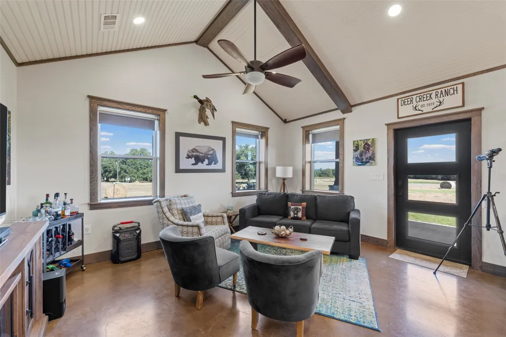 684 County Road 473 Lott, TX 76656