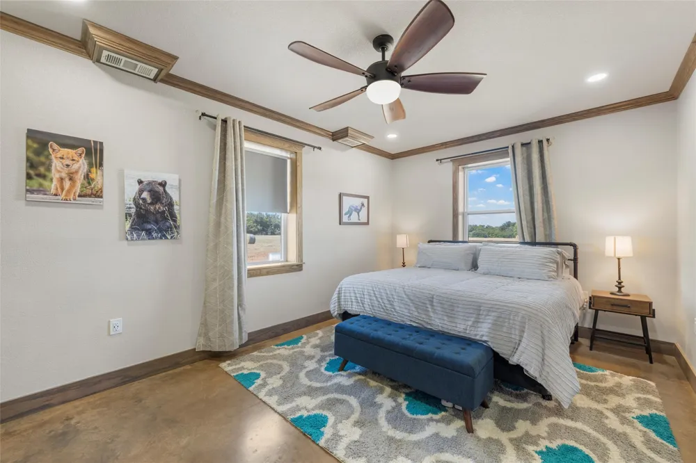 684 County Road 473 Lott, TX 76656