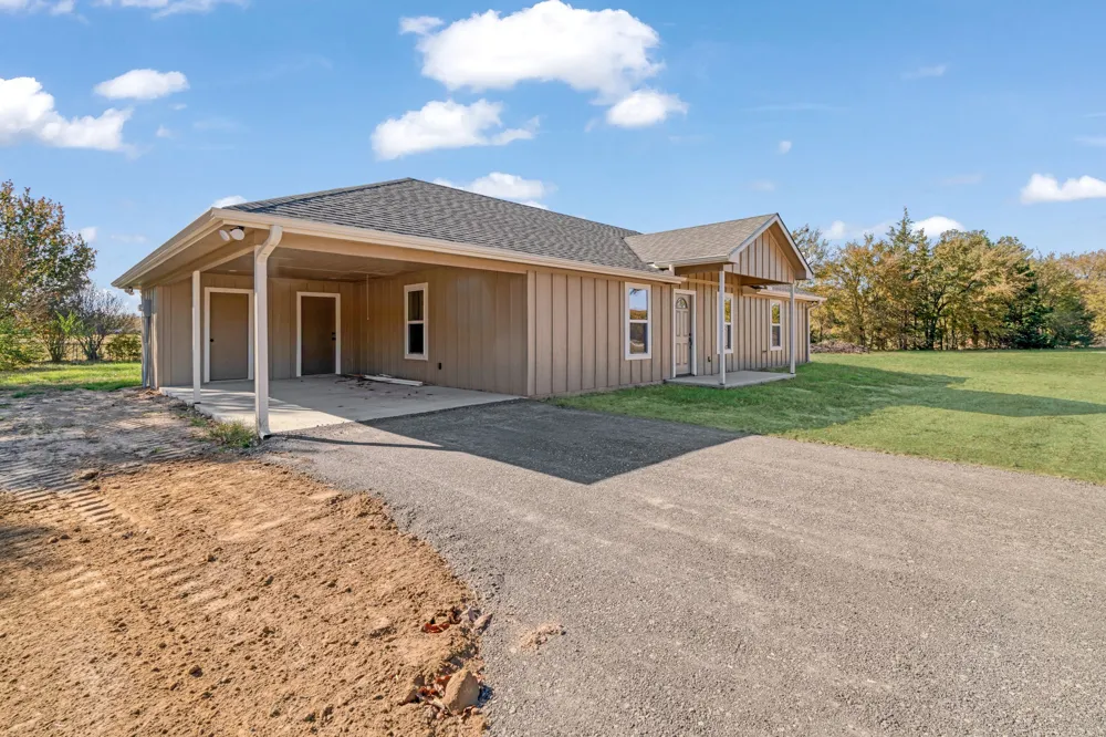 728 County Road 44050 Powderly, TX 75473