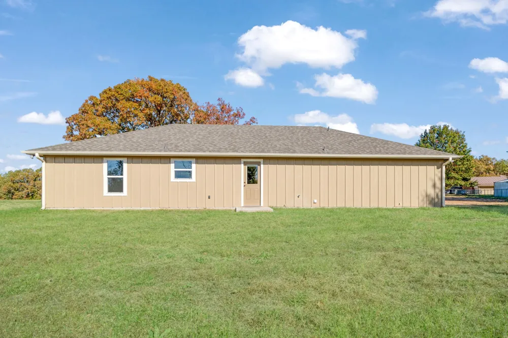 728 County Road 44050 Powderly, TX 75473
