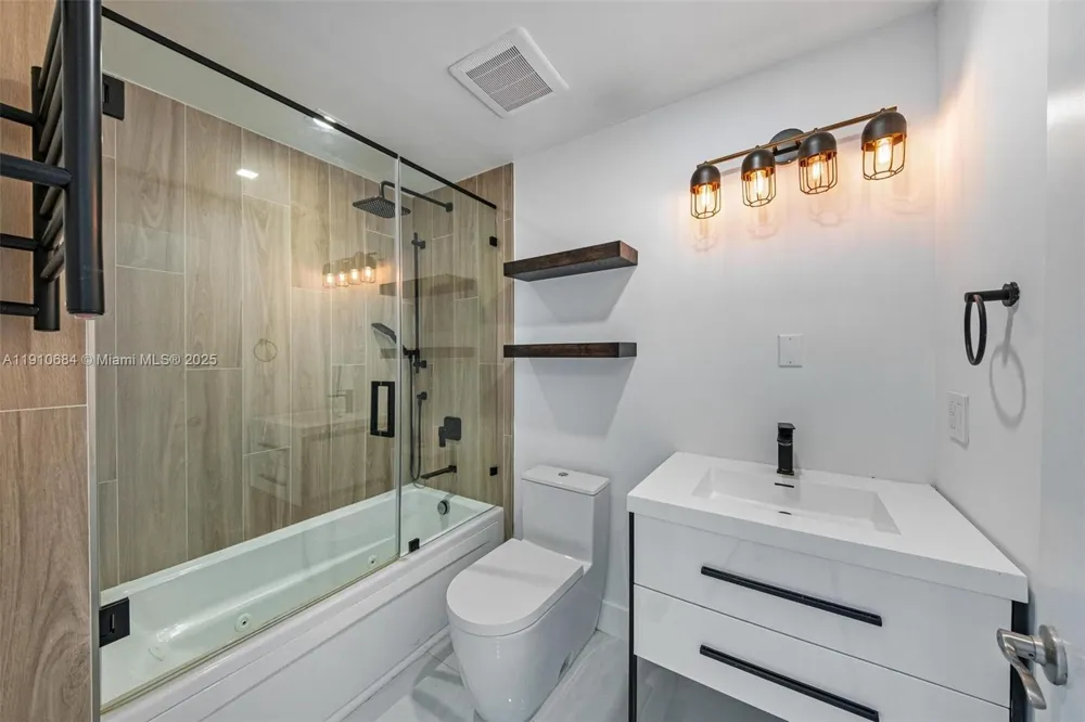 7918 Harbour Island Dr #207 North Bay Village, FL 33141