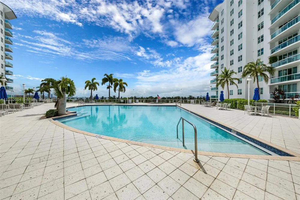 7918 Harbour Island Dr #207 North Bay Village, FL 33141