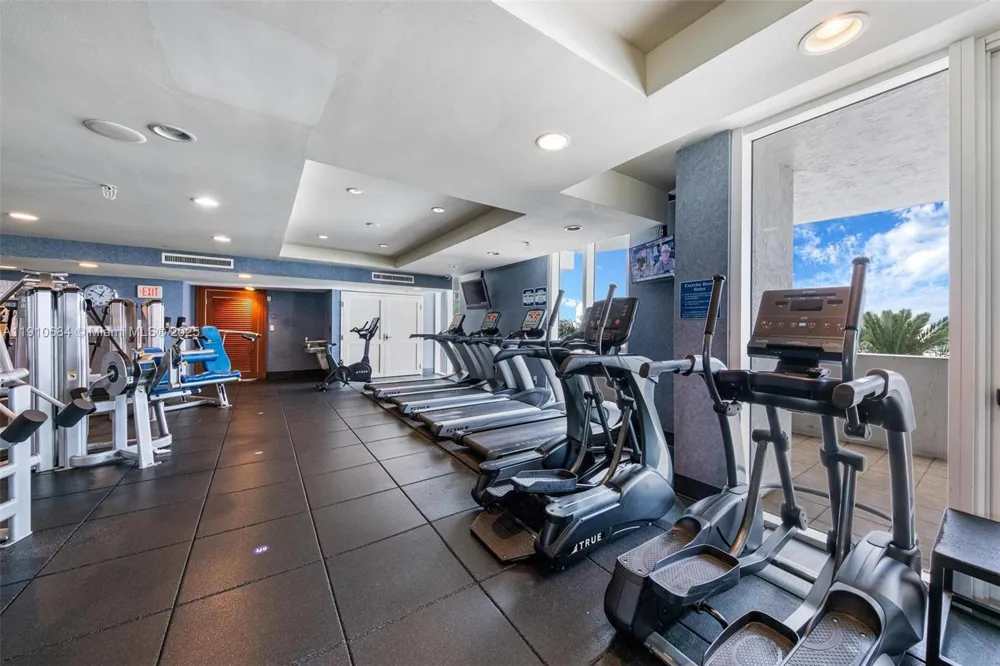 7918 Harbour Island Dr #207 North Bay Village, FL 33141