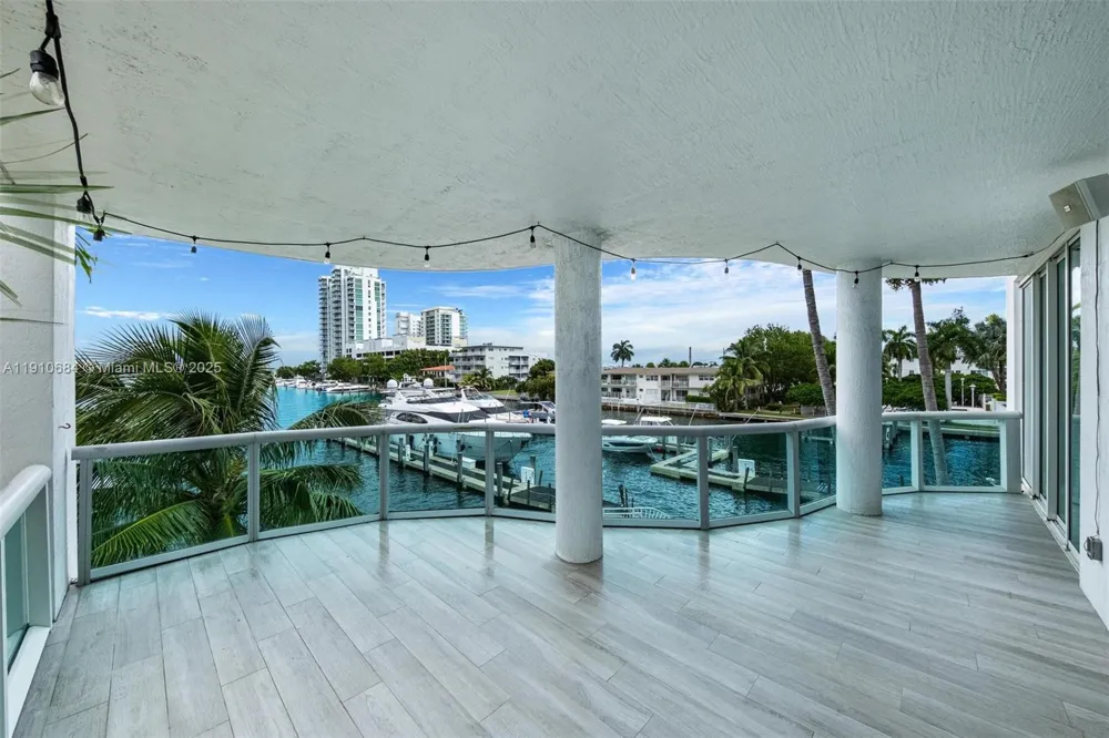 7918 Harbour Island Dr #207 North Bay Village, FL 33141