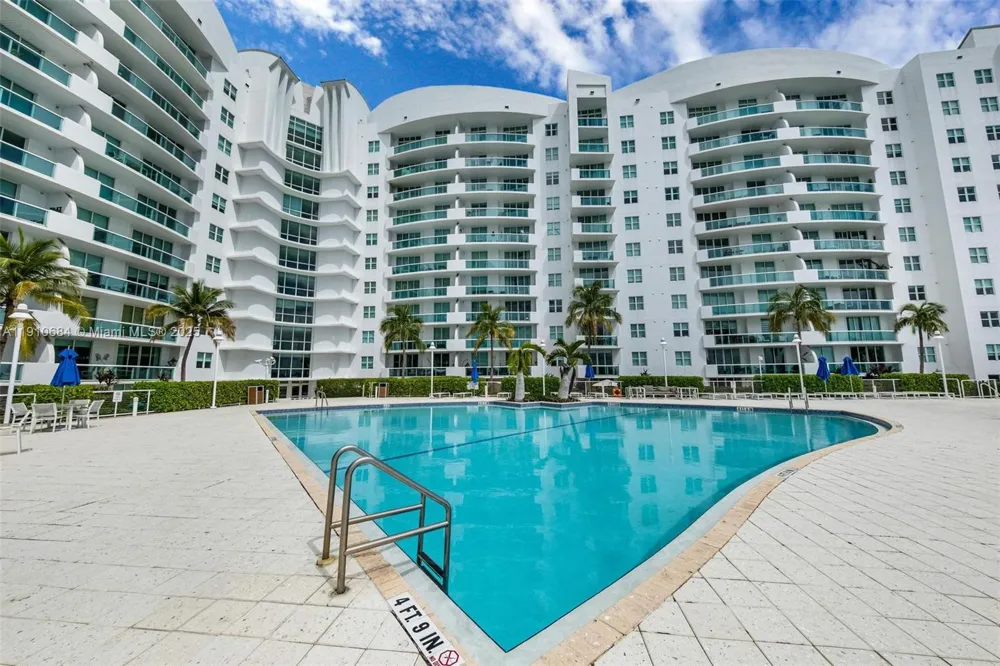 7918 Harbour Island Dr #207 North Bay Village, FL 33141