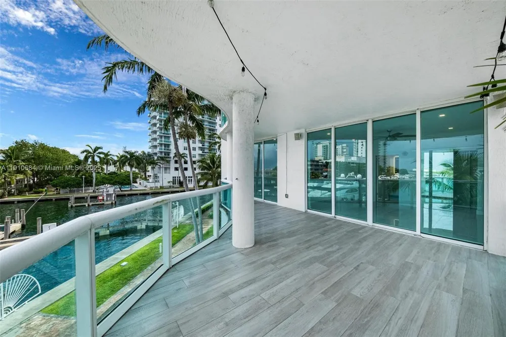 7918 Harbour Island Dr #207 North Bay Village, FL 33141