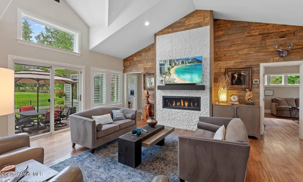 9925 COUNTRY CLUB DRIVE Hayden Lake, ID 83835