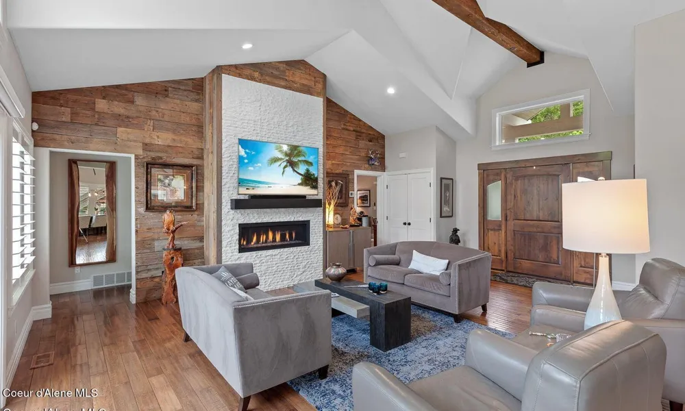 9925 COUNTRY CLUB DRIVE Hayden Lake, ID 83835