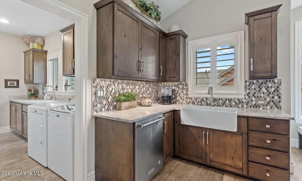 9925 COUNTRY CLUB DRIVE Hayden Lake, ID 83835