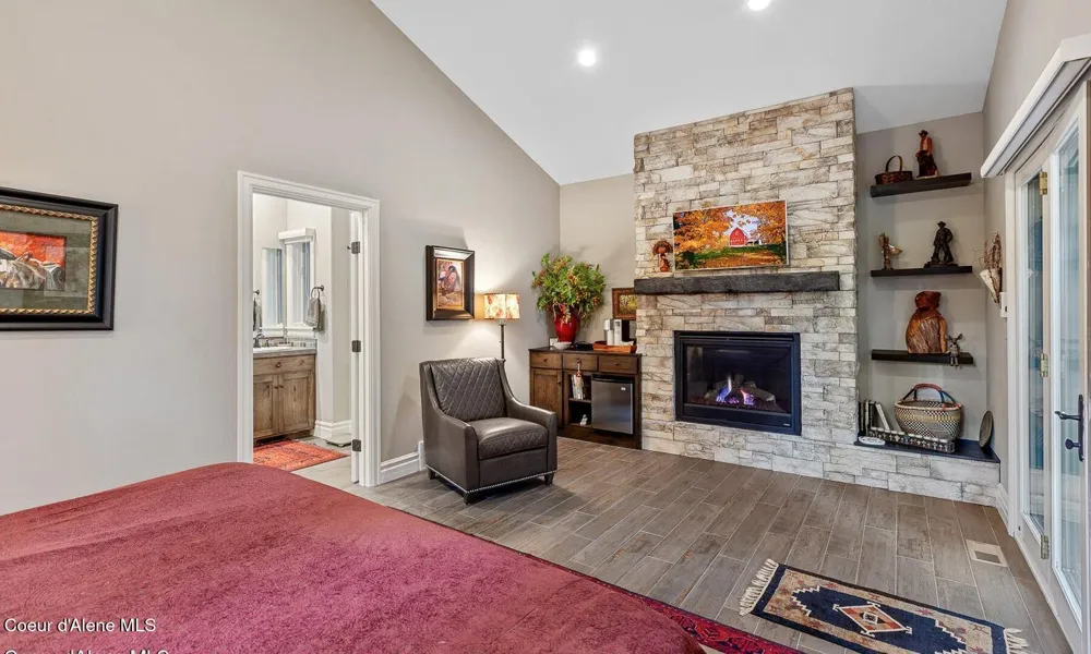 9925 COUNTRY CLUB DRIVE Hayden Lake, ID 83835