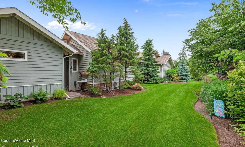 9925 COUNTRY CLUB DRIVE Hayden Lake, ID 83835