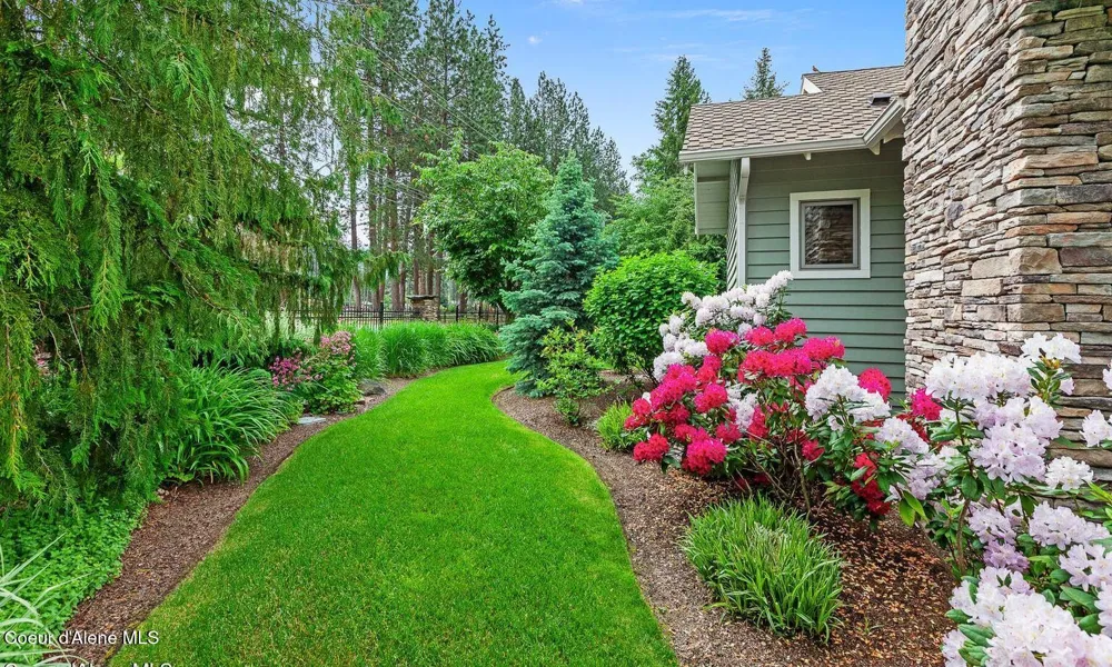 9925 COUNTRY CLUB DRIVE Hayden Lake, ID 83835