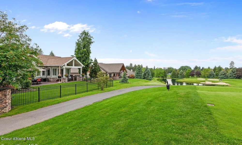 9925 COUNTRY CLUB DRIVE Hayden Lake, ID 83835