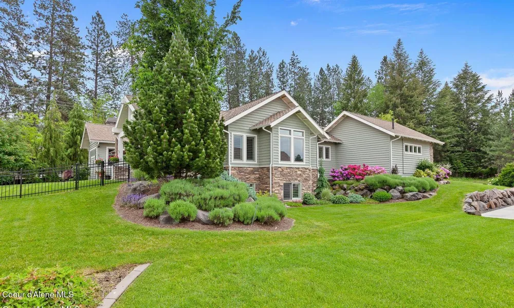 9925 COUNTRY CLUB DRIVE Hayden Lake, ID 83835